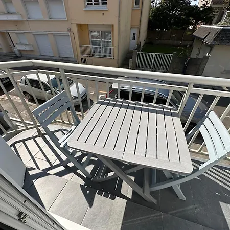 - Petit Cocon Avec Balcon A 200m De La De Lägenhet *