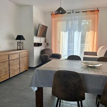 - Petit Cocon Avec Balcon A 200m De La De