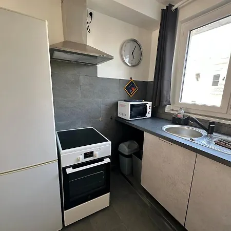 - Petit Cocon Avec Balcon A 200m De La De Lägenhet