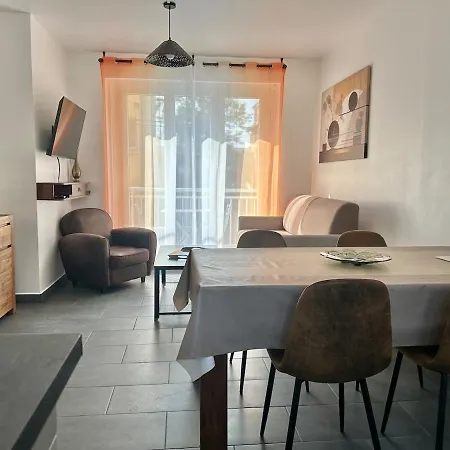 - Petit Cocon Avec Balcon A 200m De La De Lägenhet *