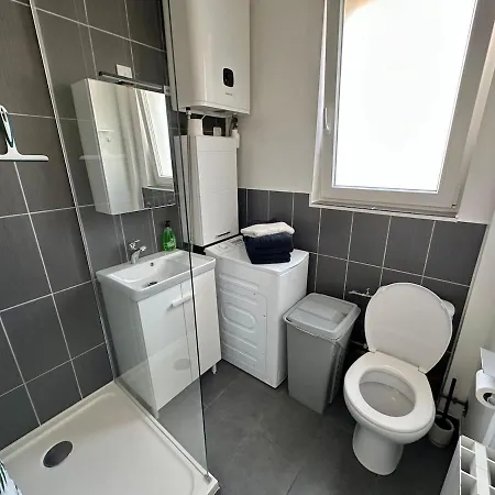 - Petit Cocon Avec Balcon A 200m De La De Apartman