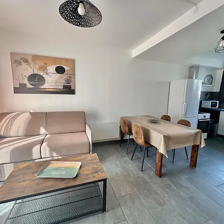 - Petit Cocon Avec Balcon A 200m De La De Apartman