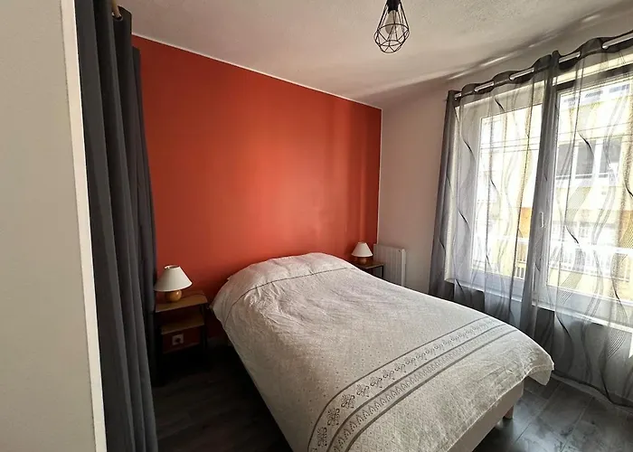 - Petit Cocon Avec Balcon A 200m De La De *