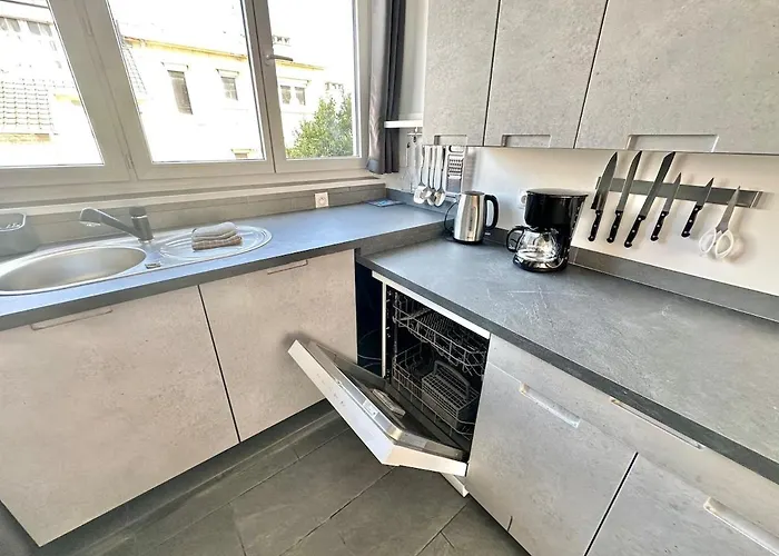 Appartamento - Petit Cocon Avec Balcon à 200m De La De *