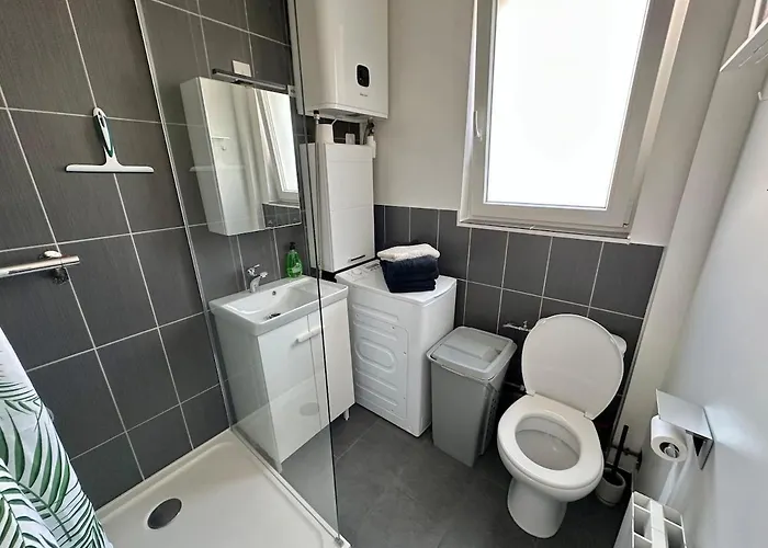 - Petit Cocon Avec Balcon à 200m De La De Appartamento